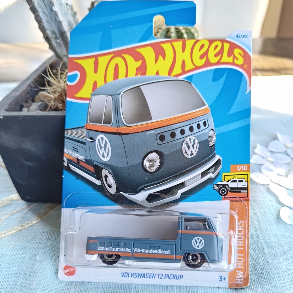 HOT WHEELS VOLKSWAGEN T2 PICKUP TRUCK VW DIECAST CAR